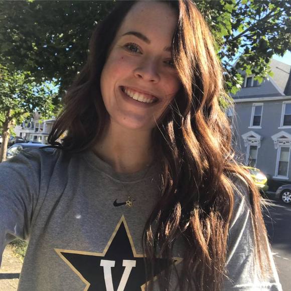 Meet your Posher, Lauren - Picture 1 of 1